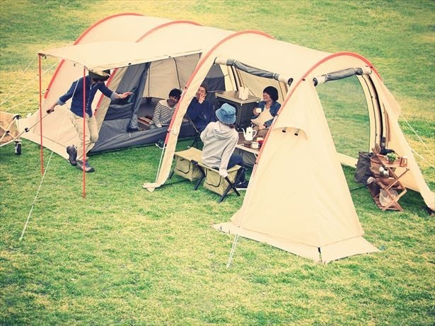 春だ、キャンプだ、最大15人収容可能な｢カマボコテント2｣だ