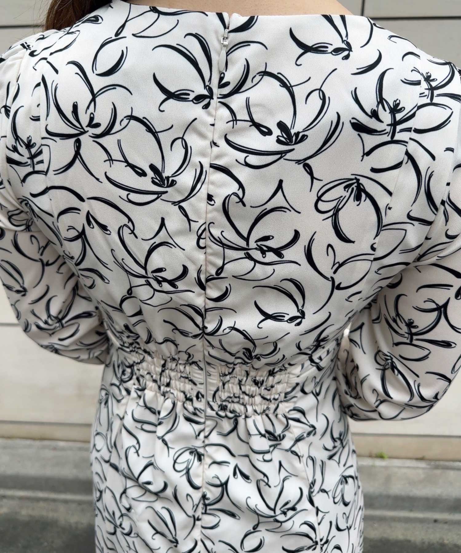 手書き風プリントワンピース | ロングワンピース | NOELA OFFICIAL WEB