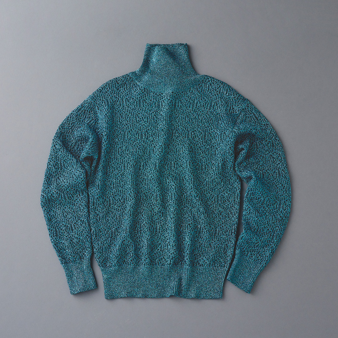 首元にぬくもりとニュアンスを。一枚でもレイヤードでも楽しめる冬の