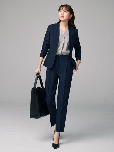 プラステの“洗濯機で洗えるスーツ”が吸汗速乾・UVカット生地で登場