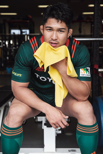 プレゼント】Oggi4月号にラグビー 姫野和樹選手が登場！ サイン入り