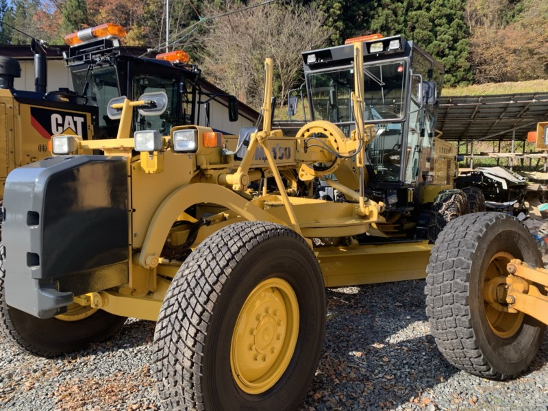 グレーダー コマツは横・CATは縦～KOMATSU GD655 – 及常建設株式会社