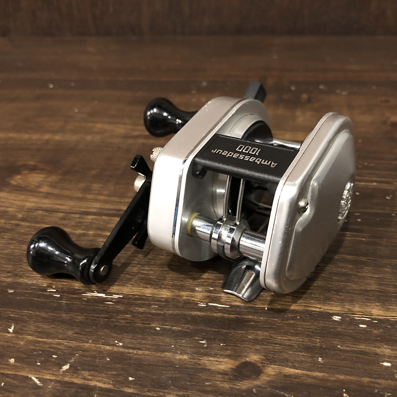 Abu Ambassadeur 1000 Silver Bait Casting Reel 820500 アブ