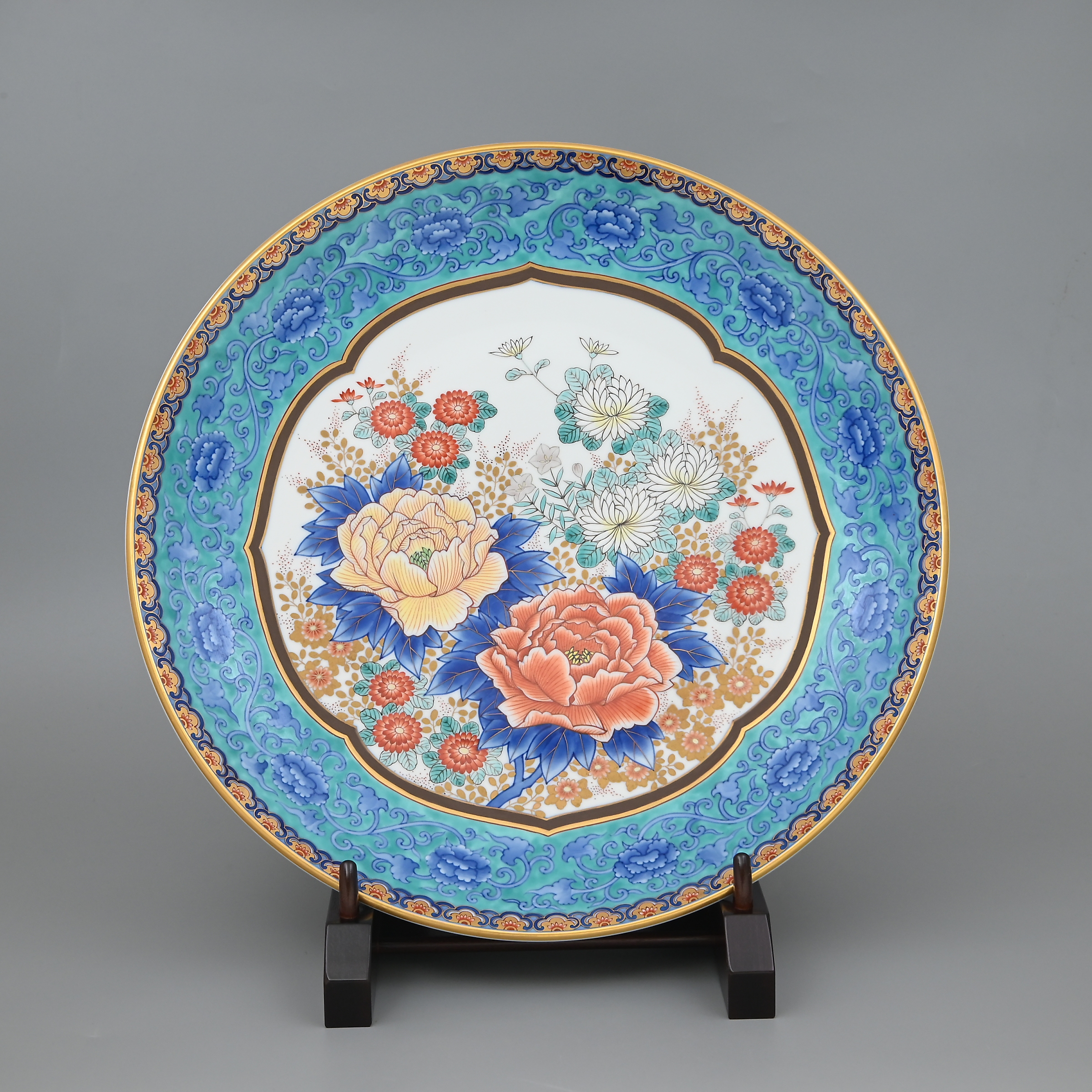 青華緑彩間取草花文）飾り大皿|有田焼の老舗-香蘭社オンラインショップ