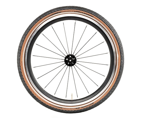 高橋フルクラムレーシングクアトロ クリンチャー+ シュワルベタイヤ美