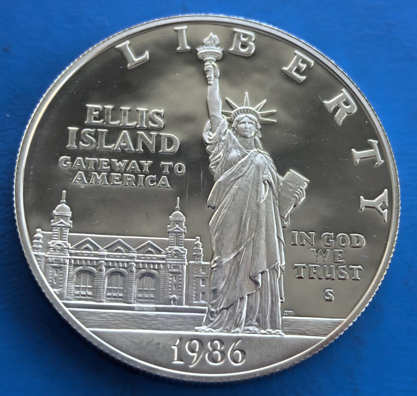 美国1986 年自由女神像百年精制银币带原盒- 华夏钱庄- 麦稀奇