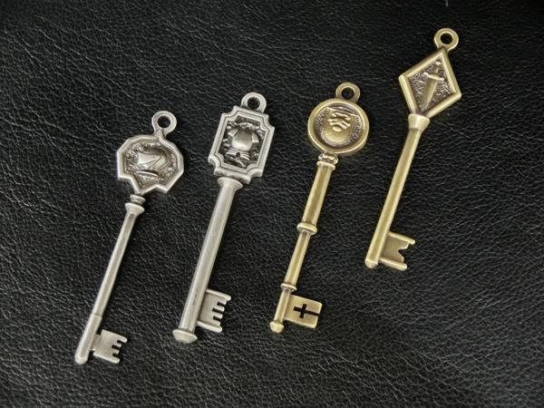 実物紹介】好評発売中の「バイオハザードくじ」の賞品をご紹介！洋館