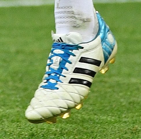 ドイツ代表 MF トニ・クロース 着用スパイクは 『アディダス 11pro FG