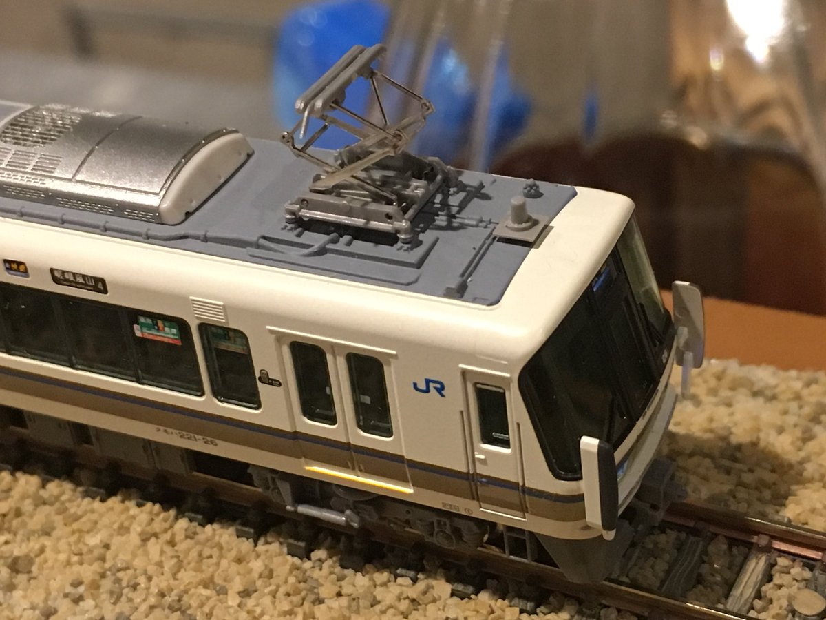 加えて、本日より京神模型製の221系ダブルパンタ屋根も販売開始です