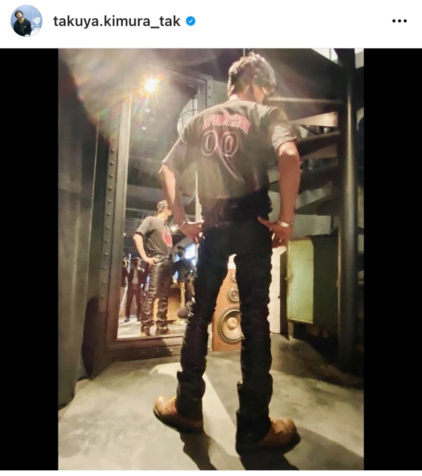 木村さんインスタ、昨日の革パンの試着の様子が出ていますがこれは