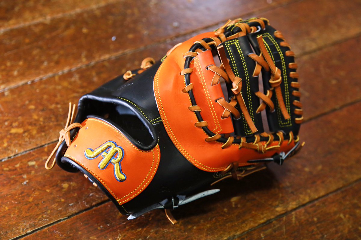 三宅町のグローブ職人さんをご紹介！新喜製作所さんの岡西さんです