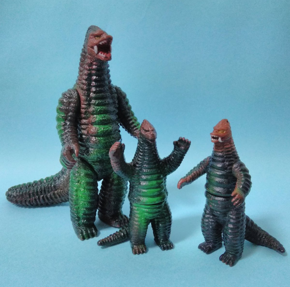 ポピー・キングザウルスシリーズのレッドキング。スタンダードサイズ