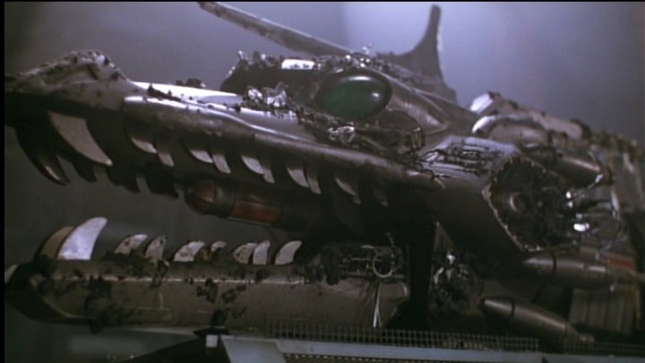 メカキングギドラの残骸を回収、23世紀の技術を研究して作られたG