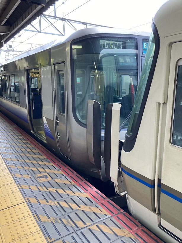 Wパンタ仕様の221系との併結に】 223系2500番台 嵯峨野線 4両セット特