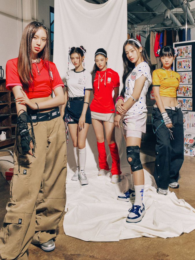 🔗NewJeans x Nike football⚽️🔗 ユニフォームスタイルのニュジ