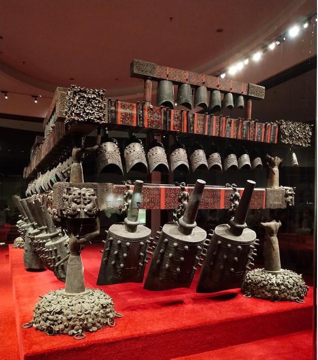 古代の音楽家🧑‍🎤】中国の編鐘（へんしょう）は現在までに発見されて