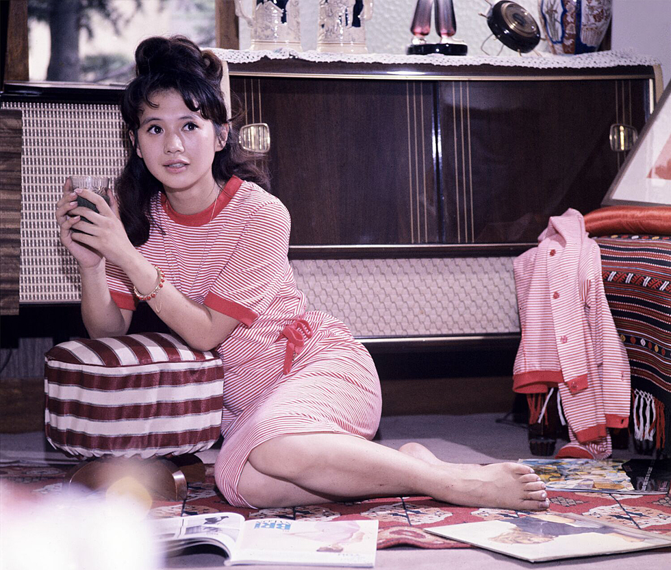 値下げ＃加賀まりこ主演「＃夏68年蠍座公演歴史的超貴重パンフレット