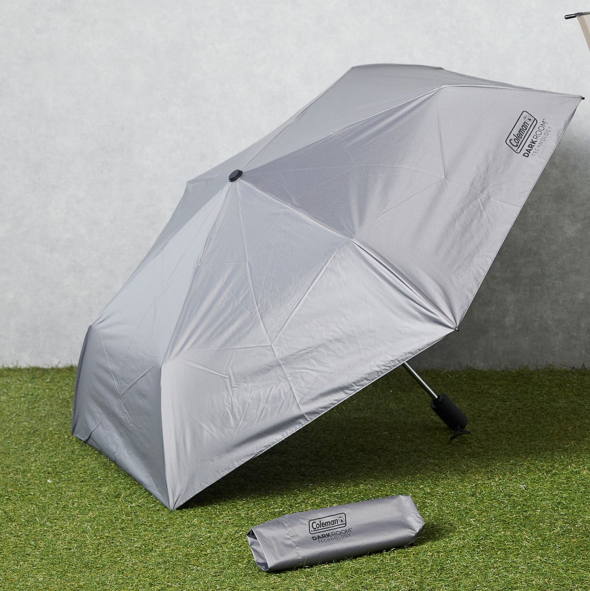 コールマンとコラボレーションした「晴雨兼用・自動開閉折りたたみ傘