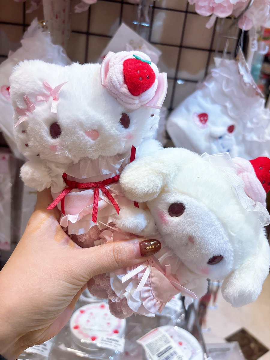 発売前から大反響❣️ #サンリオ #いちごホイップケーキ シリーズが