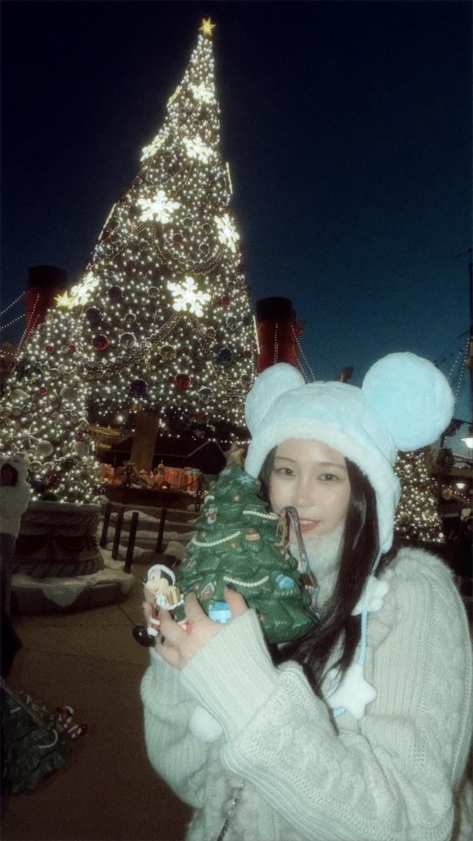 Christmas Disney やっと行けた🫶🏻🎄 ツリー大きかったぁ☺️🫶🏻
