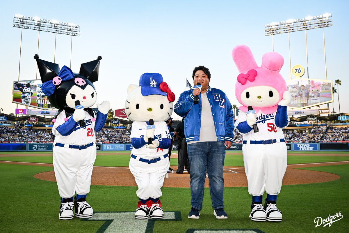 サンリオの株価爆上げさせた辻社長も来とるやん ＞ロサンゼルス