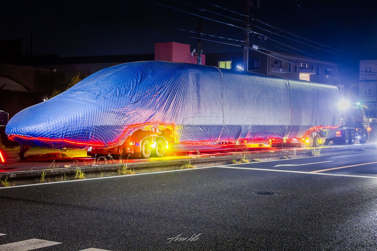 ドクターイエローT4編成1号車がJR東海浜松工場から陸送されました