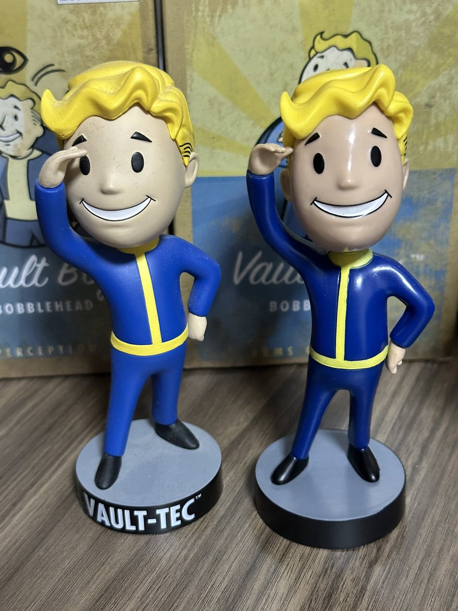 正規品のvault boyボブルヘッドと比べると一目瞭然といったところ 写真