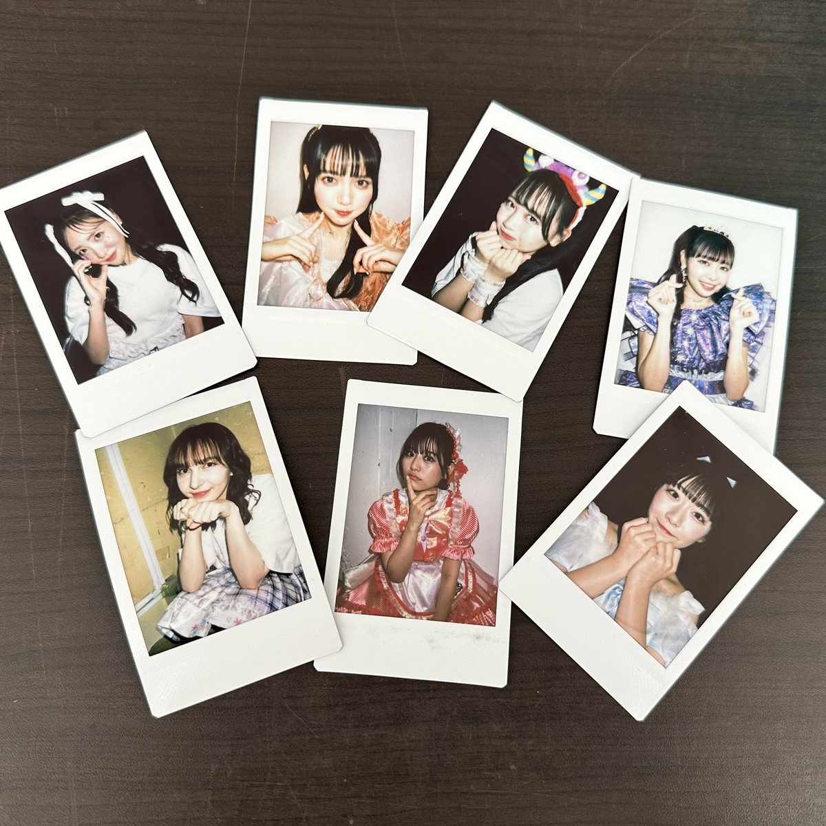 この後13:30〜 FRUITS ZIPPERランダムチェキ販売を行います