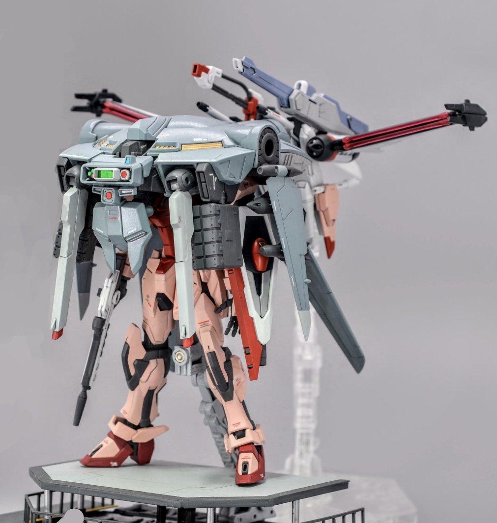 ルージュⅡ完成③ ストライクルージュⅡとキャバリアーアイフリッド-X4