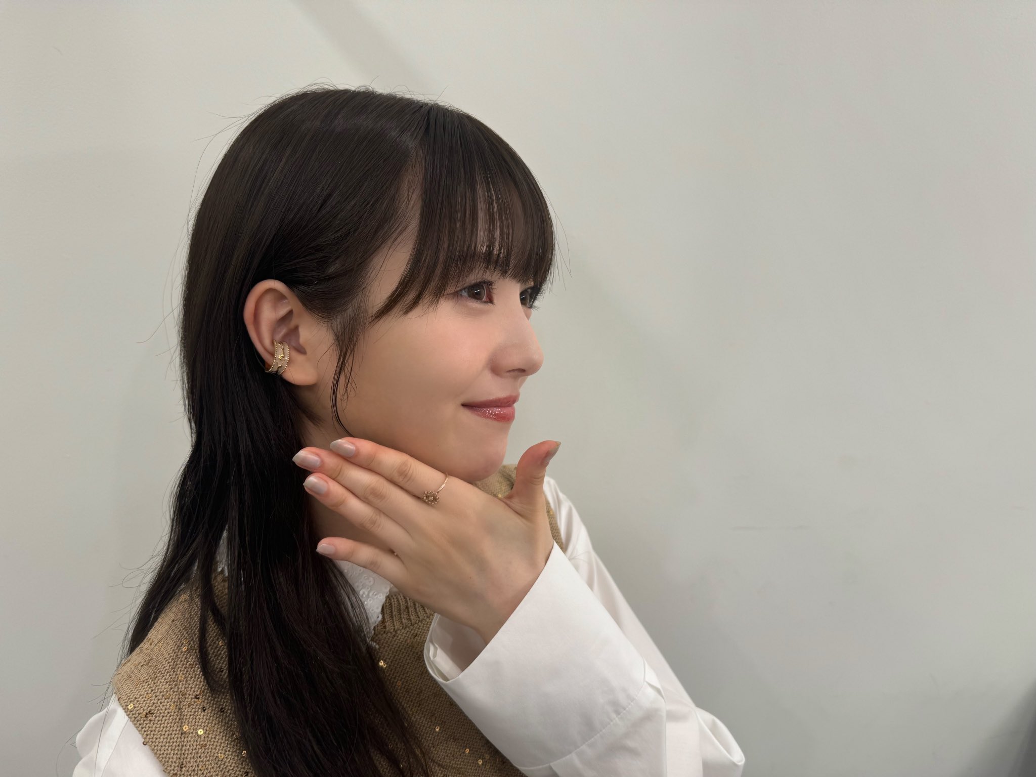 Ato Fujihara ミクストメディア「月下に咲く」浜辺美波さん似？