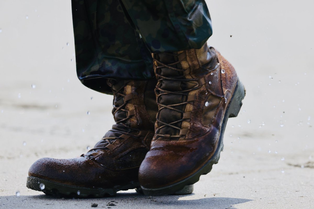 陸上自衛隊 フジ製靴 半長靴 茶革 27センチ 戦闘靴皮茶（新型半長靴