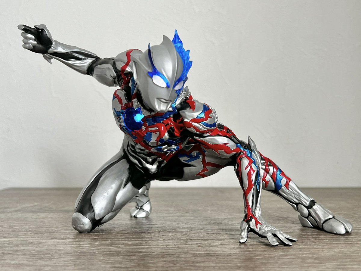 Wrong Floor製 「ウルトラマンブレーザー（スパイラルバレード
