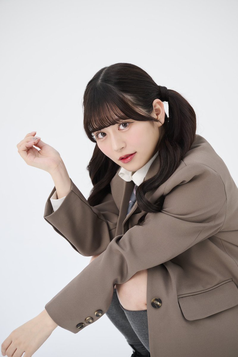 ✨✏️制服ビジュアル公開✏️✨ ❤️月足天音 @amane_fz1026