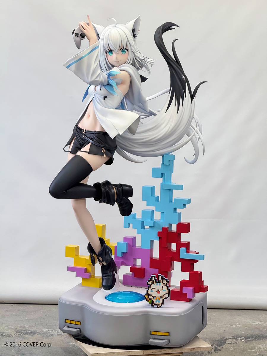 初公開！ ＼ ホロライブの大人気VTuber「白上フブキ」の等身大と1/7