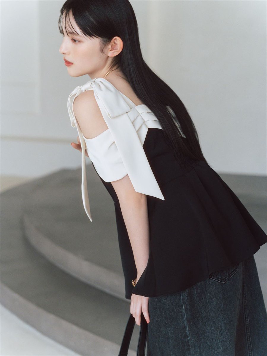 Rirandture リランドチュール　　オフショルリボンペプラムトップス Recommend item <オフショルリボンペプラムトップス> ¥16,500(tax in