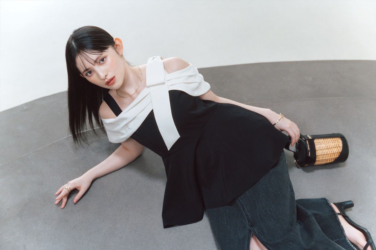 Rirandture リランドチュール　　オフショルリボンペプラムトップス Recommend item <オフショルリボンペプラムトップス> ¥16,500(tax in