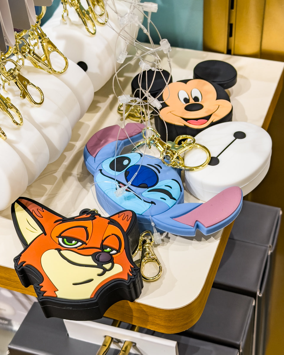 おしゃべりキーホルダー！ 「ディズニーストア」 ミッキー、ニック