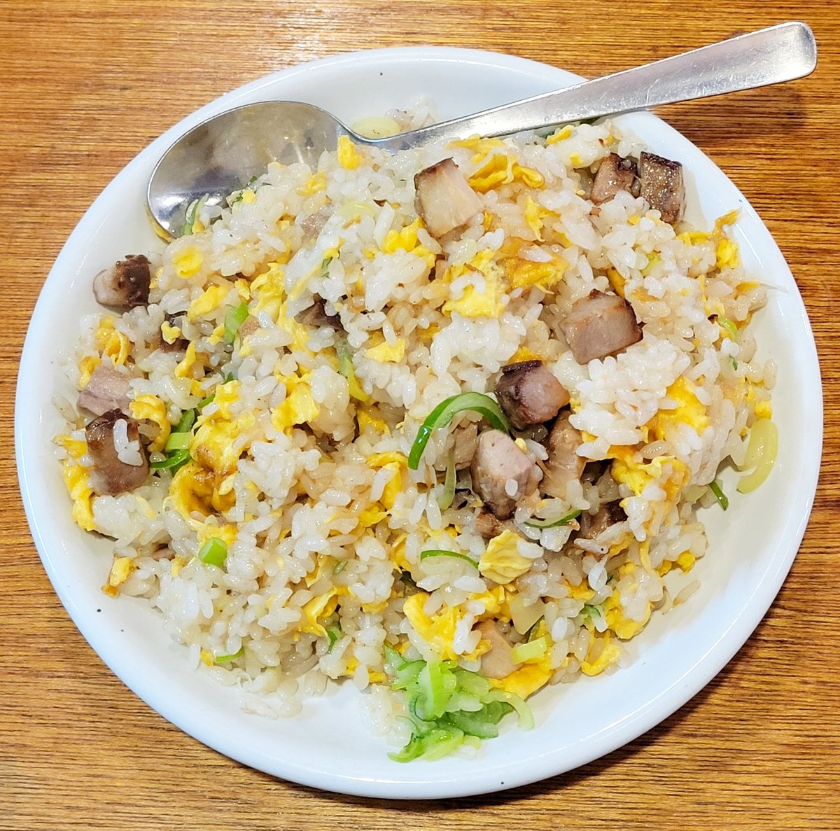 昼休みなう😊 今日は御徒町「日吉屋」で「叉焼チャーハン定食」を注文