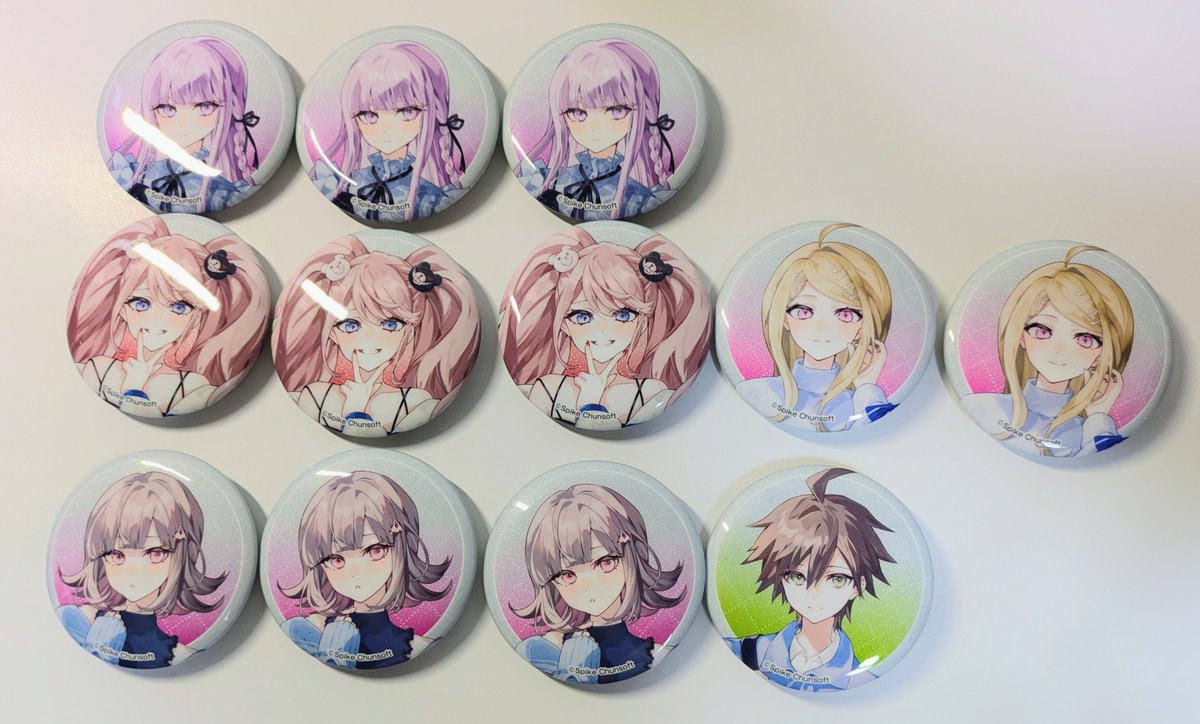 交換】ダンガンロンパ ホログラム缶バッジ 譲渡：下の画像の缶バッジ