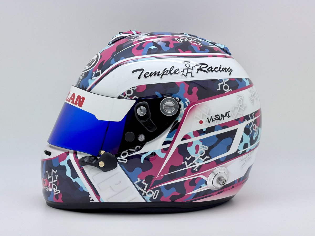 ヘルメットラッピング、当店でもオーダー増加中です。 ペイントでは