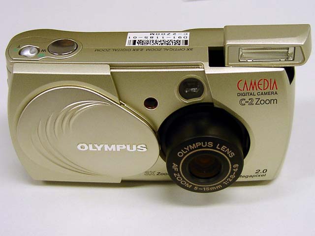 オリンパス、実売3万円のコンパクトデジカメ