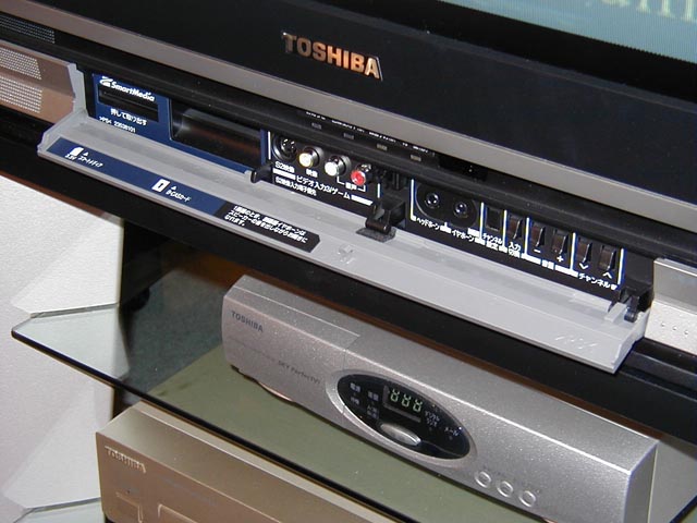 東芝、BSデジタルハイビジョンTVと単体チューナ