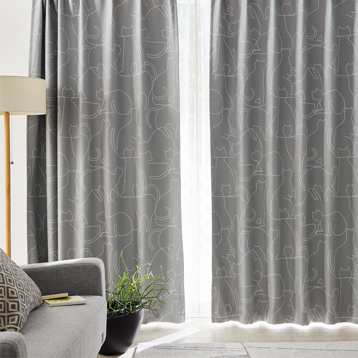 99サイズ】 ラインで描いた猫の洗える遮光カーテン ＜2枚組／1枚