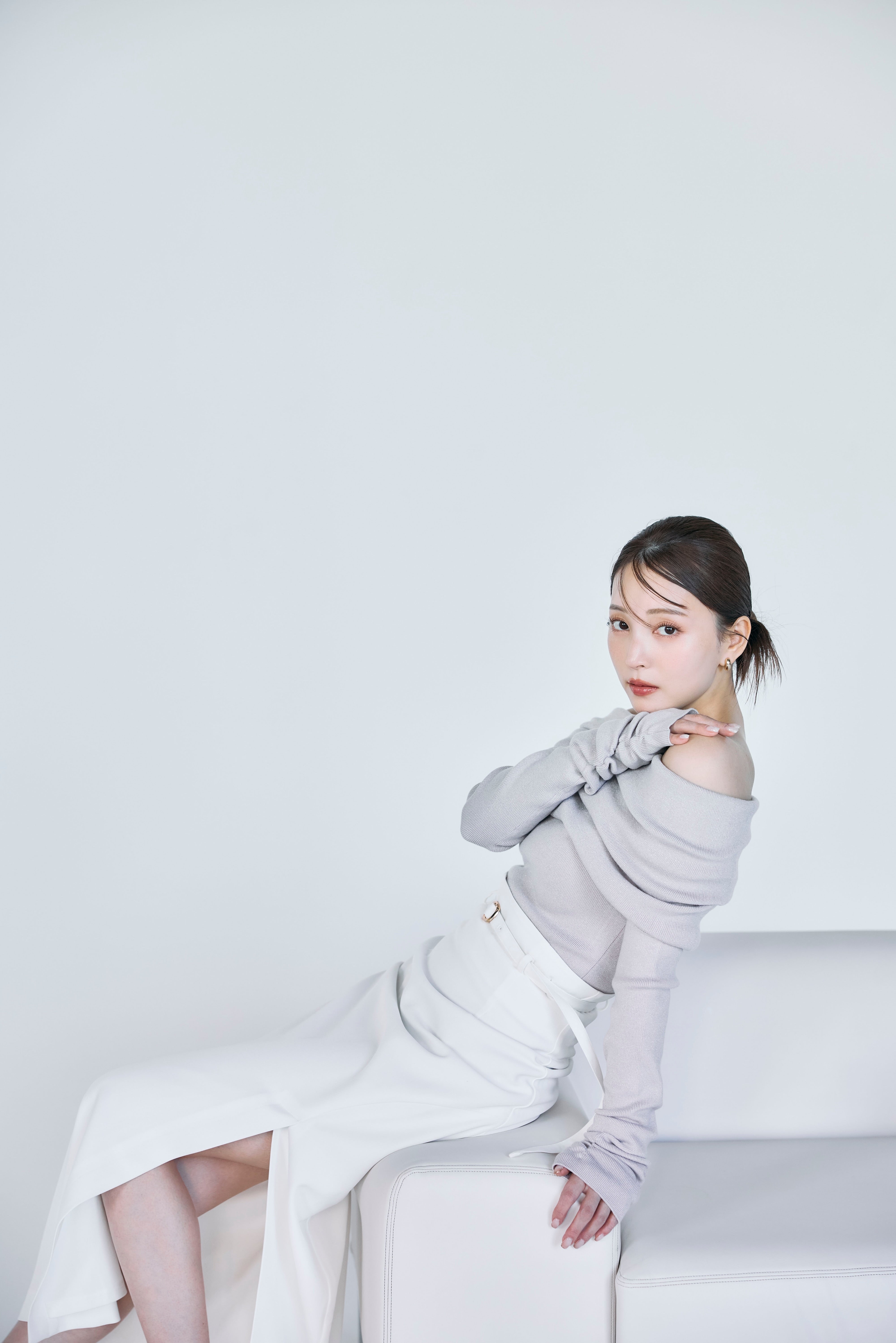 ボリュームオフショルダーラメニット – poláura OFFICIAL ONLINE STORE