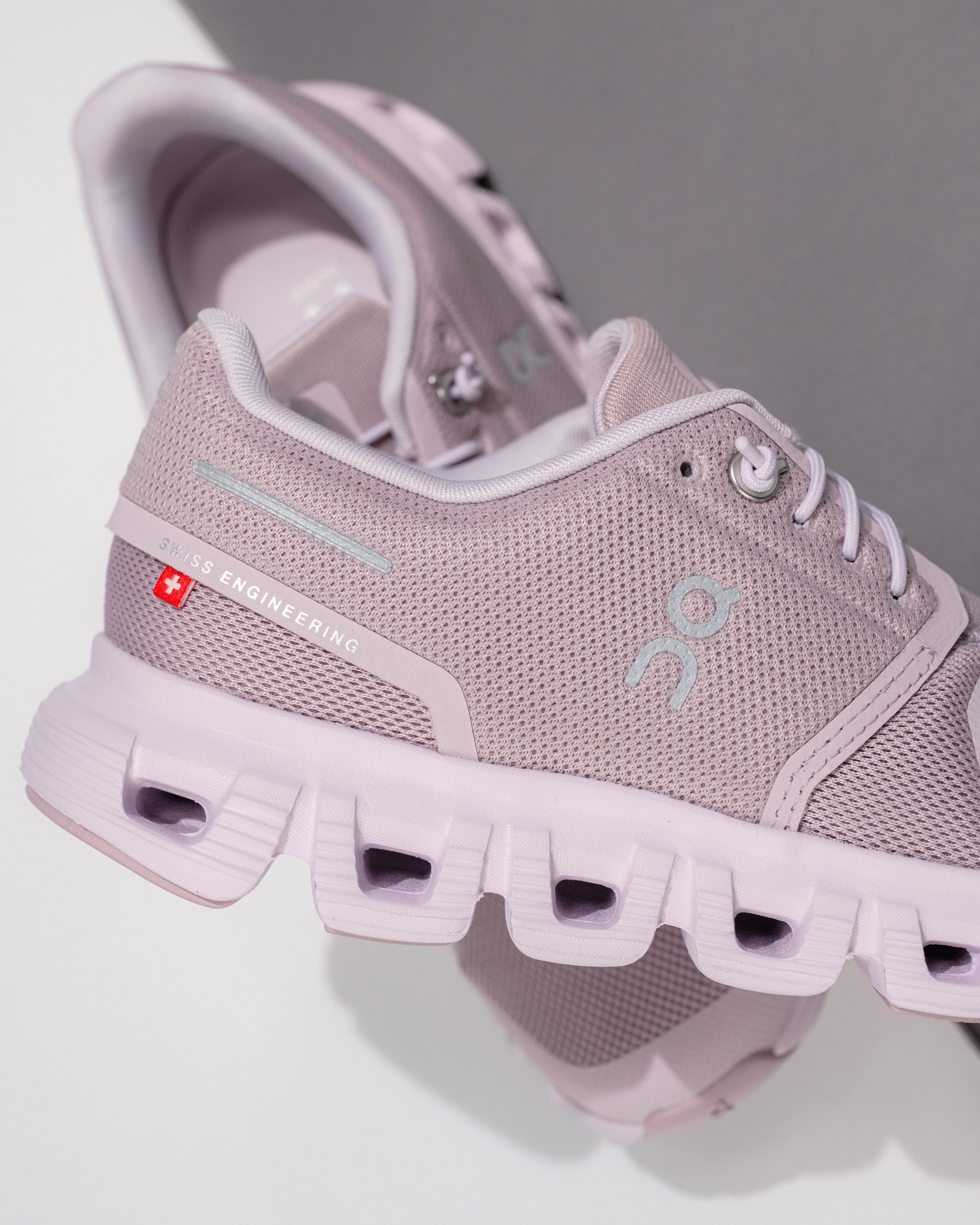 On Cloud 6 Women's Sneaker in Mauve Orchid – Lightweight Comfort