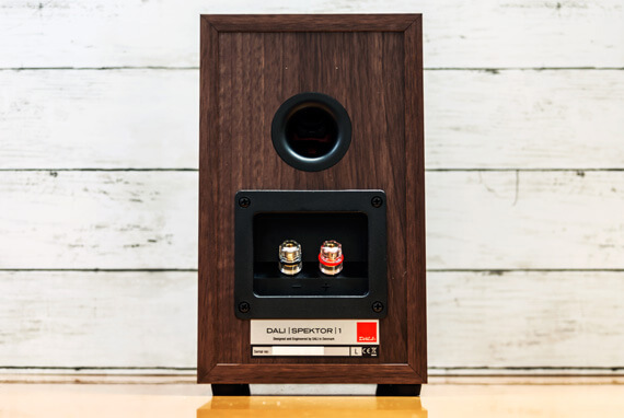 美しいブックシェルフ『DALI SPEKTOR1』レビュー