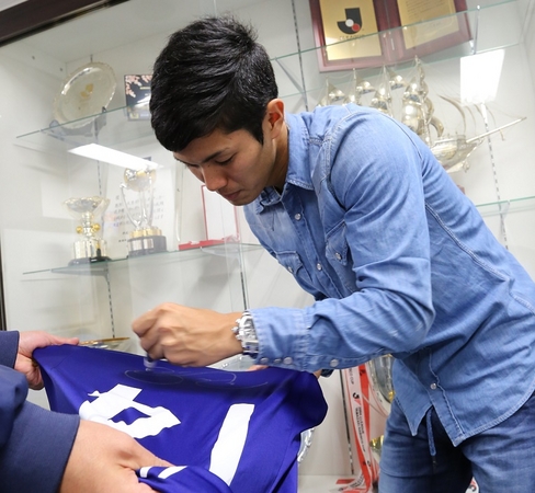 ☆サッカー日本代表・武藤嘉紀選手(FC東京)スペシャルメッセージ＆直筆