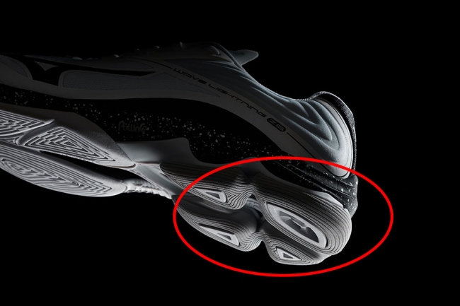 動き出し一歩目の加速をサポートするバレーボールシューズ「ウエーブ