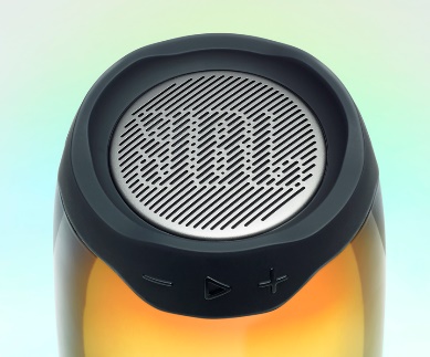 躍動感のあるイルミネーションが際立つデザインと、360度全方位に