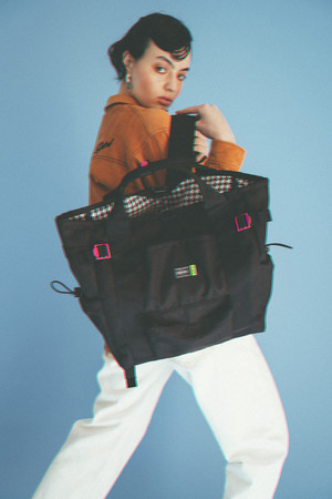 X-girl×PORTER」オリジナルデザインのコラボレーションを3月5日(金)に